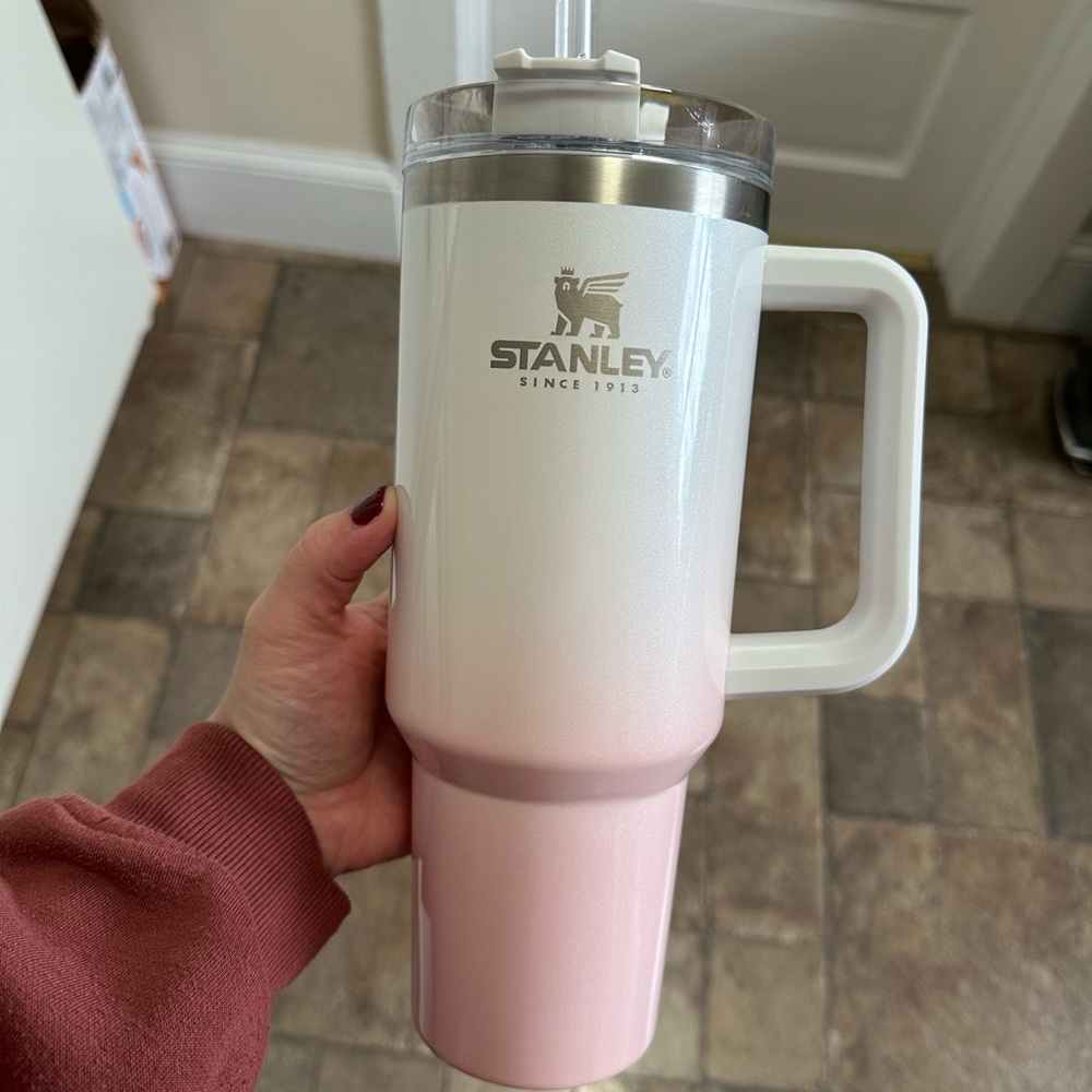 White / pink ombré Stanley tumbler 40oz